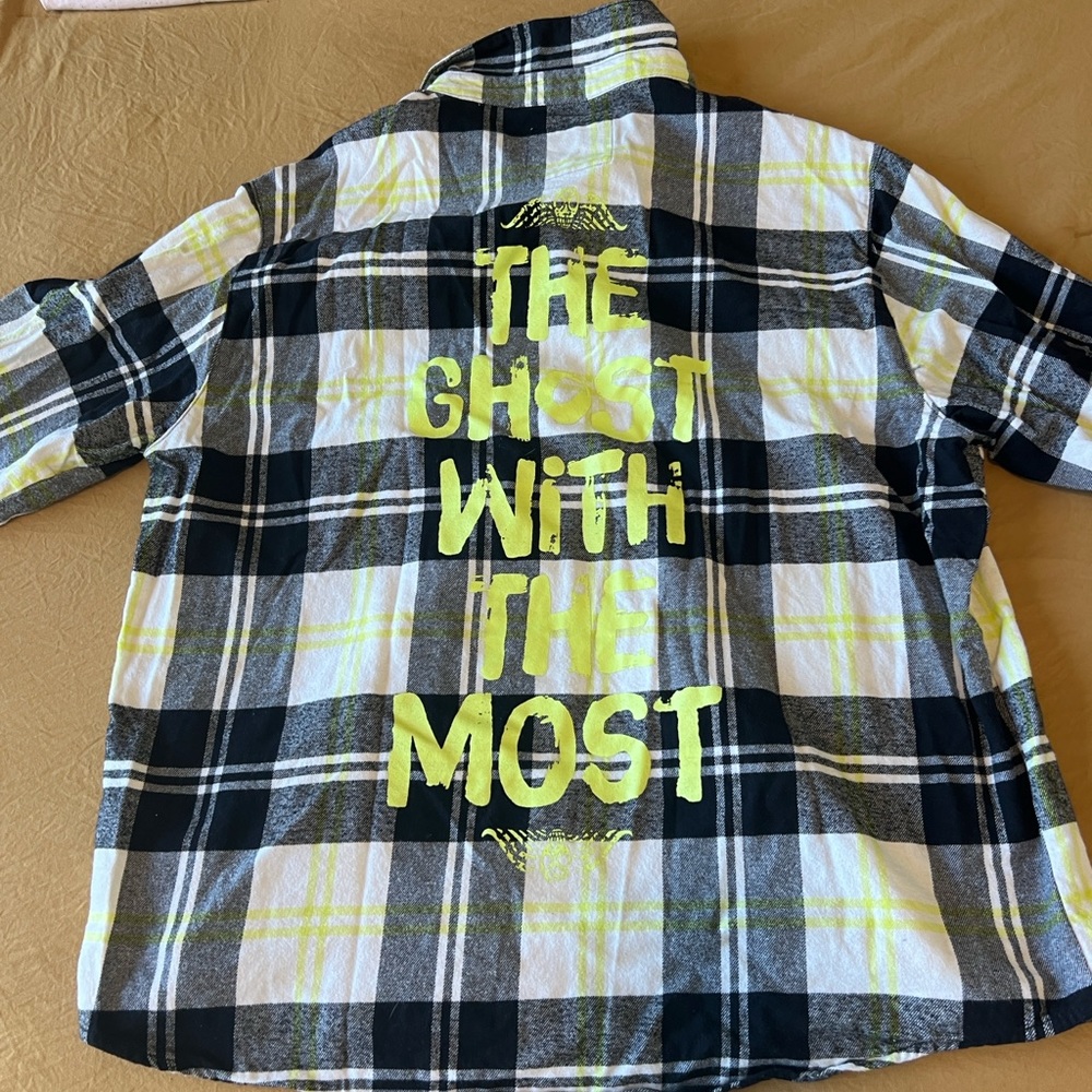True to size Cakeworthu Beetlejuice Flannel